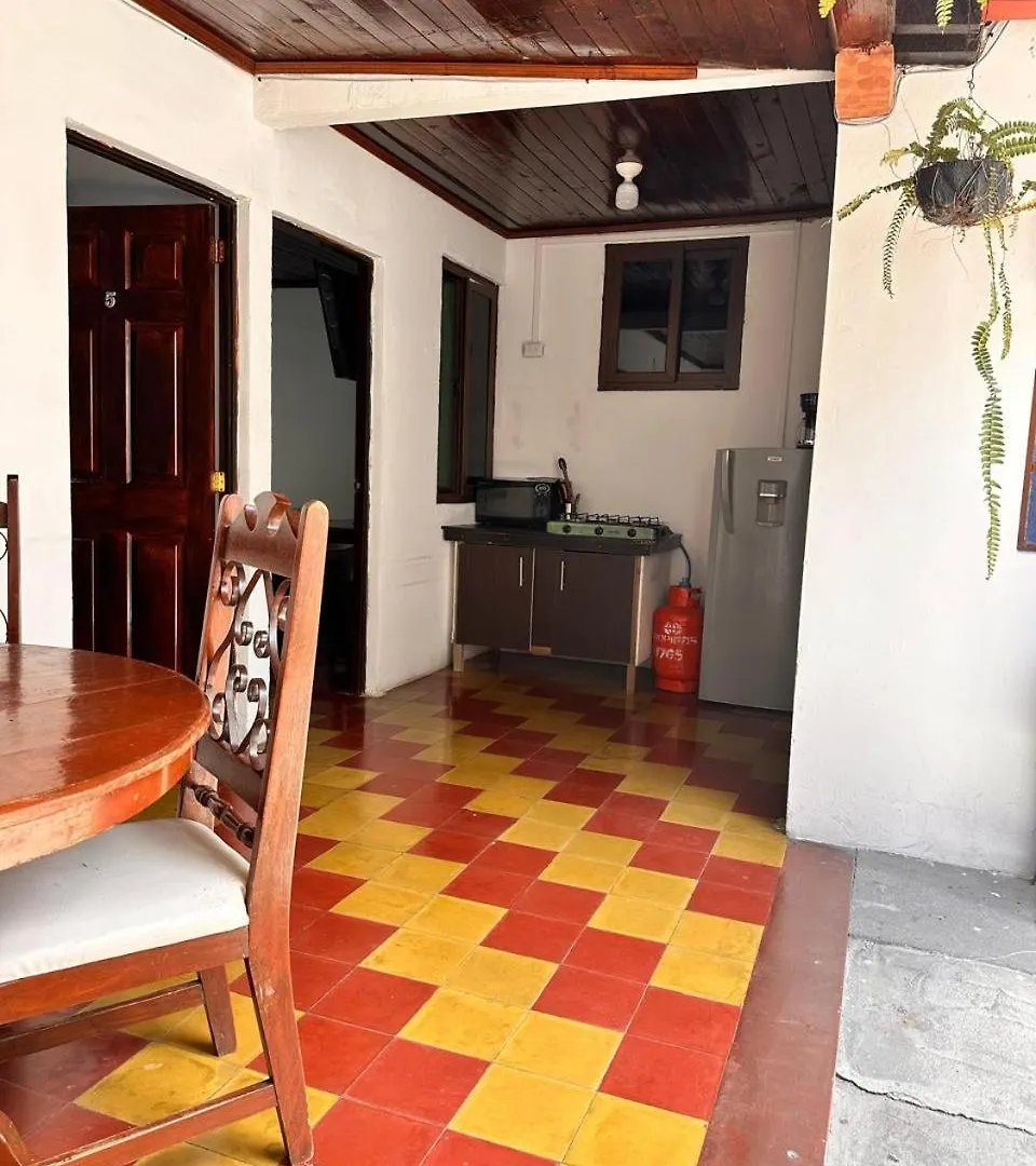 Hostal La Fuente Antigua Gæstehus
